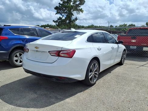 Used 2022 Chevrolet Malibu LT FWD image 2