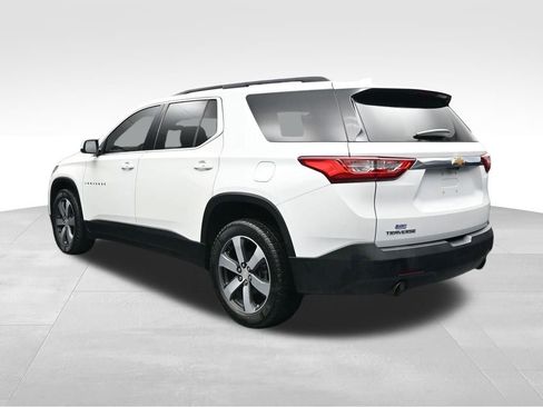 Used 2021 Chevrolet Traverse LT w/ LT Premium Package FWD image 3