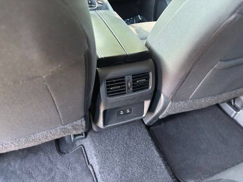 Used 2025 Nissan Rogue SV AWD/4WD image 24