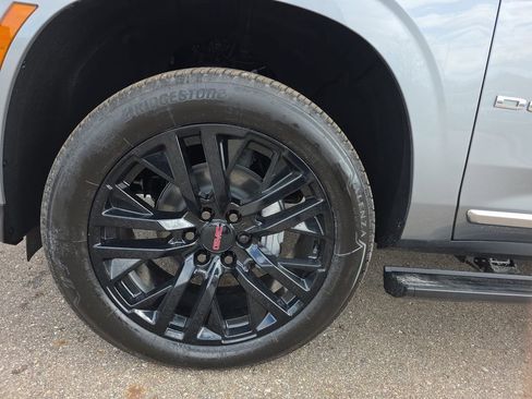 New 2026 GMC Yukon Denali w/ Sun & Power Step Package image 38