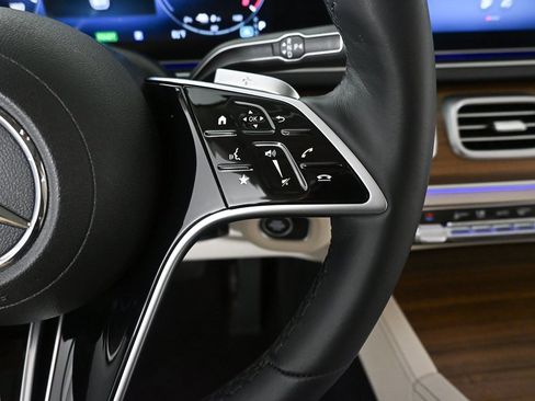 Certified 2025 Mercedes-Benz GLE 450e 4MATIC image 11