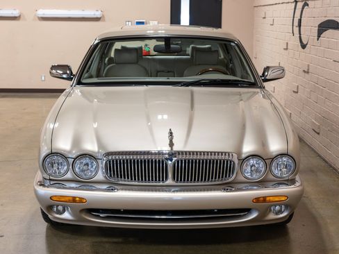 Used 2001 Jaguar XJ Supercharged RWD image 14