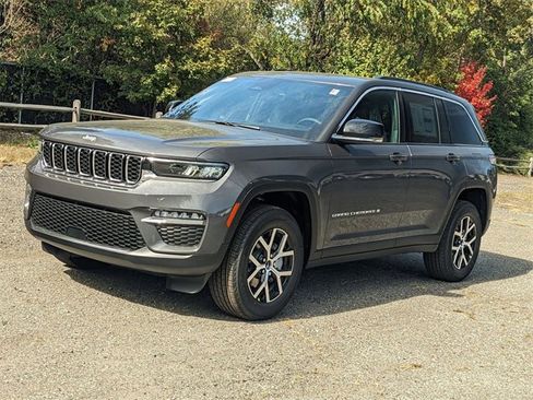 New 2025 Jeep Grand Cherokee Limited image 6