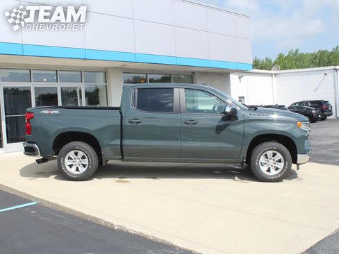 Used 2025 Chevrolet Silverado 1500 LT w/ LPO, Dark Essentials Package AWD/4WD image 3