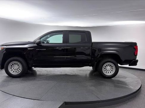 Used 2023 Chevrolet Colorado W/T RWD image 3