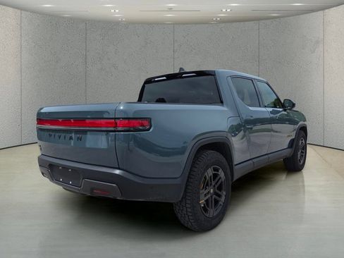 Used 2025 Rivian R1T Premium AWD/4WD image 5