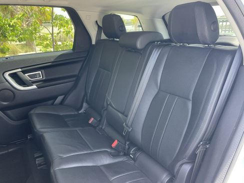 Used 2019 Land Rover Discovery Sport SE AWD/4WD image 11