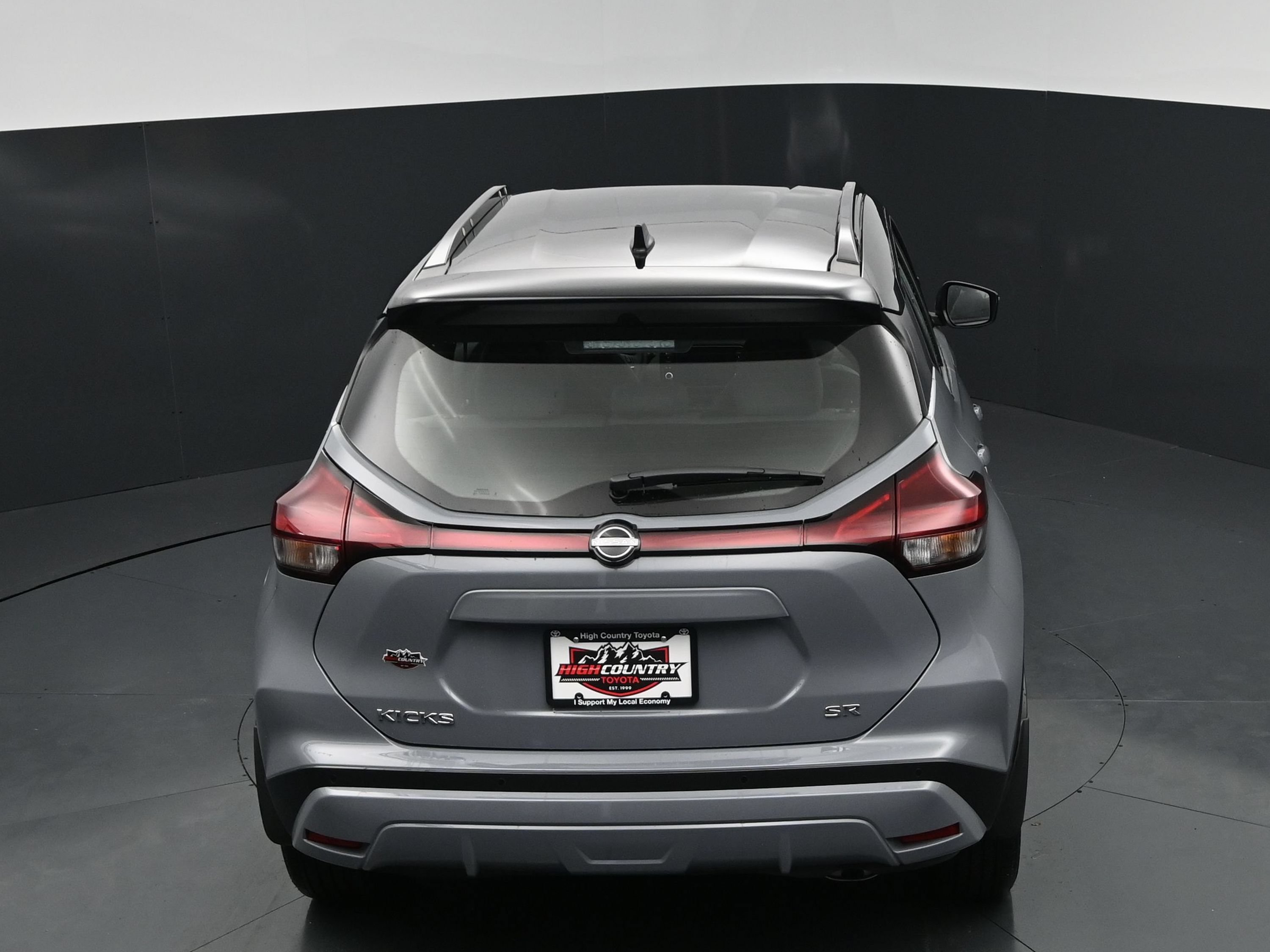 Used 2024 Nissan Kicks SR w/ SR Premium Package FWD image 31