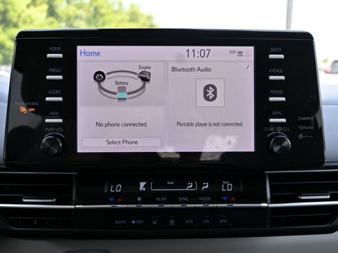 Used 2021 Toyota Sienna LE image 28