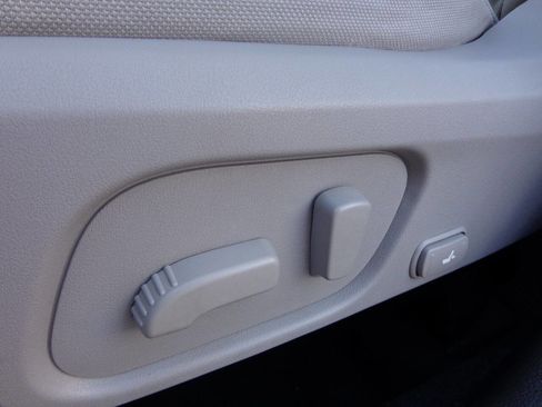 Used 2016 Subaru Forester 2.5i Premium w/ All-Weather Package image 22