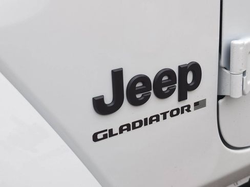 New 2026 Jeep Gladiator Sport AWD/4WD image 9