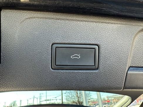 Used 2023 Volkswagen Atlas SE image 22