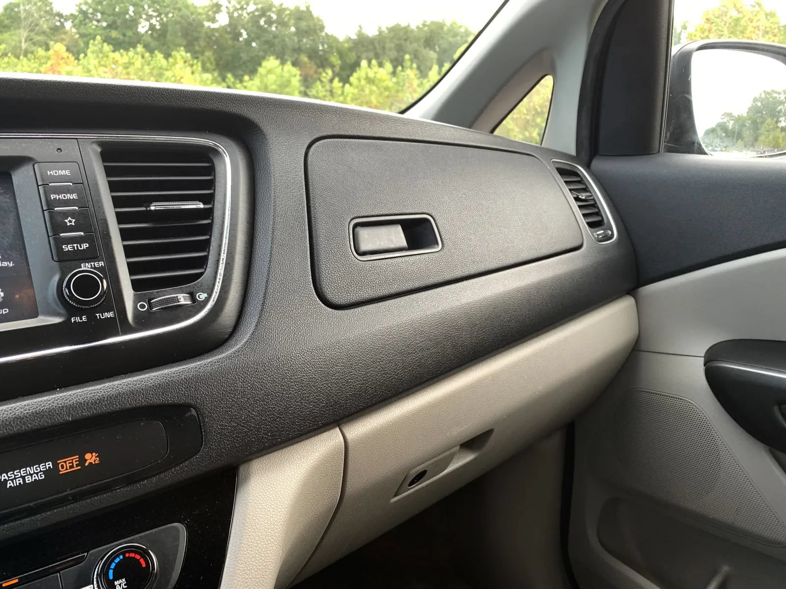 Used 2021 Kia Sedona LX FWD image 19