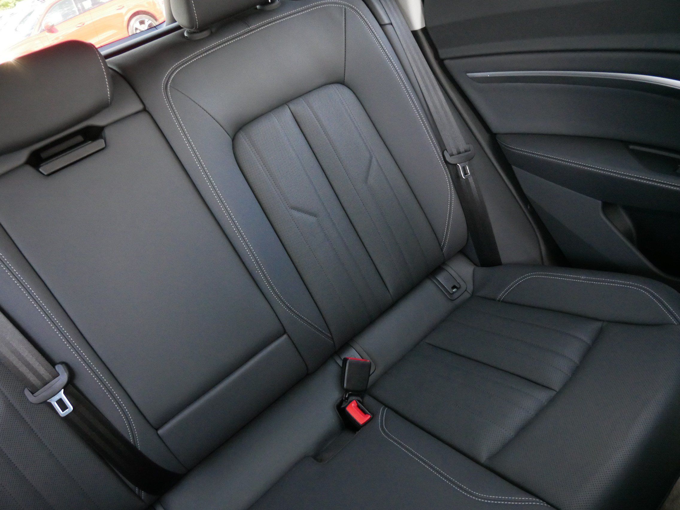 Used 2024 Audi Q8 e-tron Premium Plus w/ Premium Plus Package AWD/4WD image 14