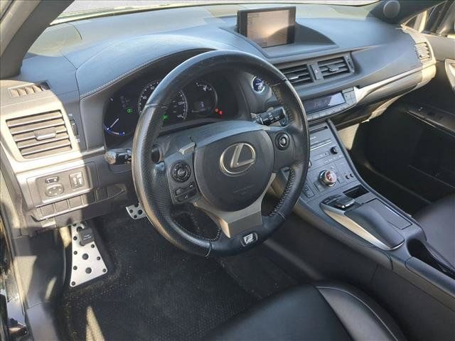Used 2015 Lexus CT 200h w/ Navigation Package FWD image 10