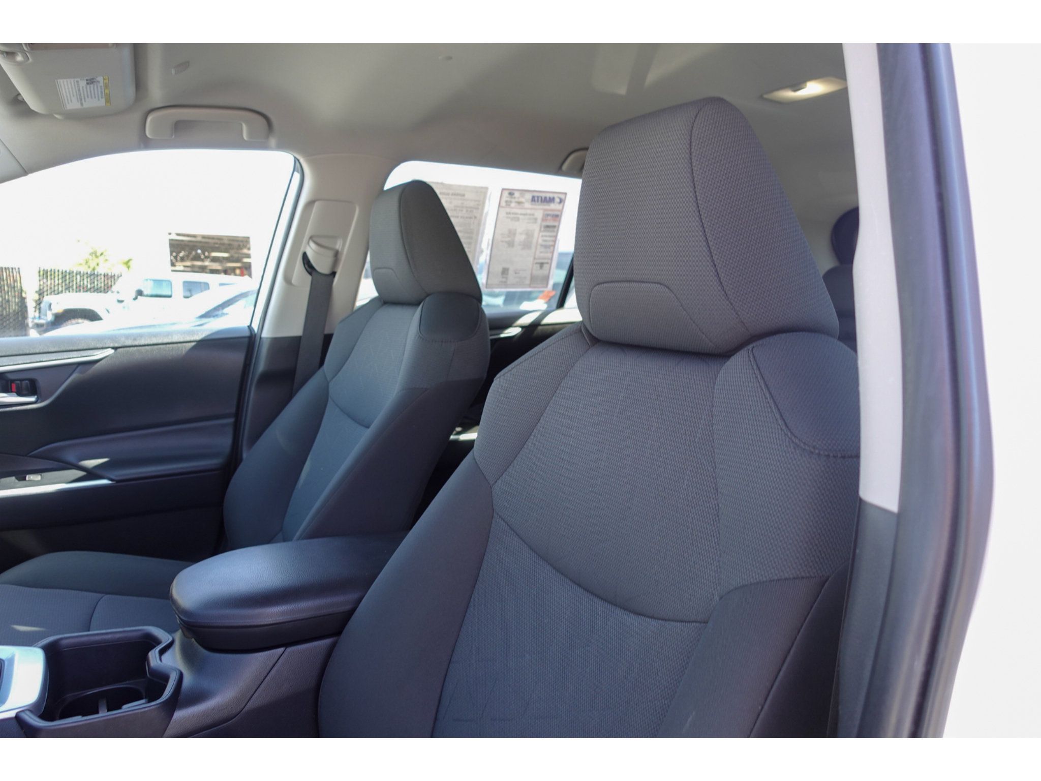 Used 2025 Toyota RAV4 XLE FWD image 10