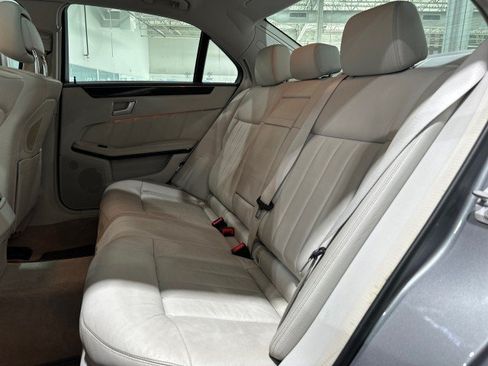 Used 2014 Mercedes-Benz E 550 4MATIC Sedan w/ Premium 1 Package image 48
