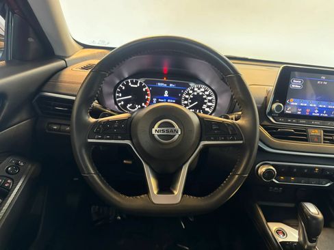 Used 2022 Nissan Altima 2.0 SR FWD image 12