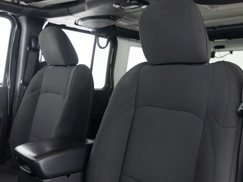 Used 2018 Jeep Wrangler Unlimited Sport S image 22