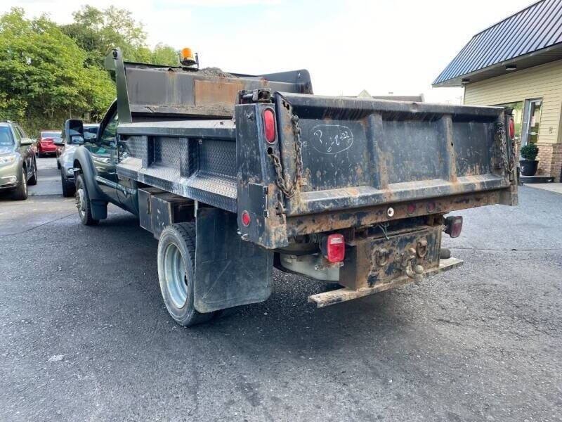 Used 2012 Ford F550 4x4 SuperCab Super Duty w/ Payload Upgrade Pkg image 9