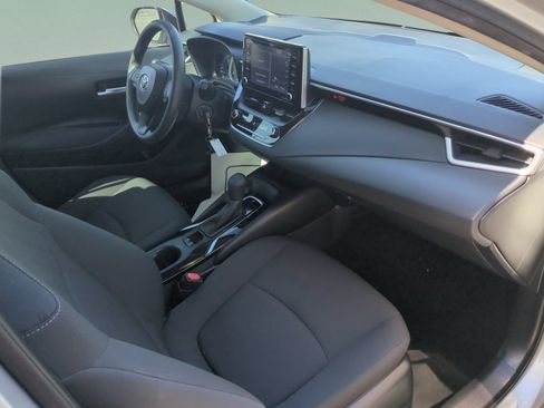 Used 2021 Toyota Corolla LE FWD image 19