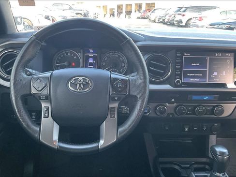 Used 2022 Toyota Tacoma TRD Off-Road image 8
