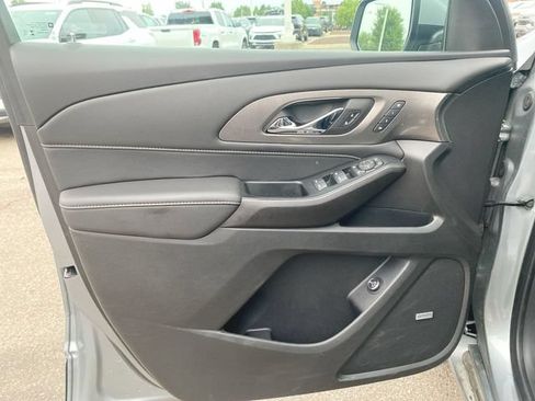 Used 2023 Chevrolet Traverse Premier FWD image 22