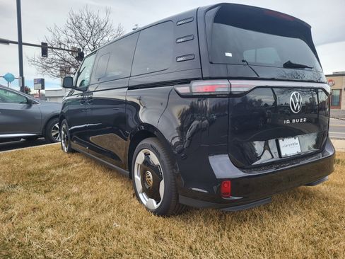 New 2025 Volkswagen ID. Buzz Pro S image 3