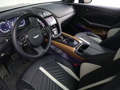 Used 2024 Aston Martin DBX 707 image 29