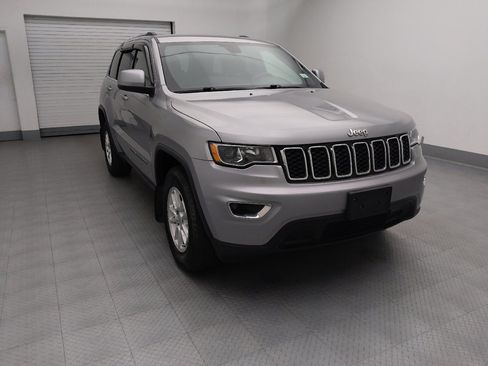 Used 2018 Jeep Grand Cherokee Laredo AWD/4WD image 14