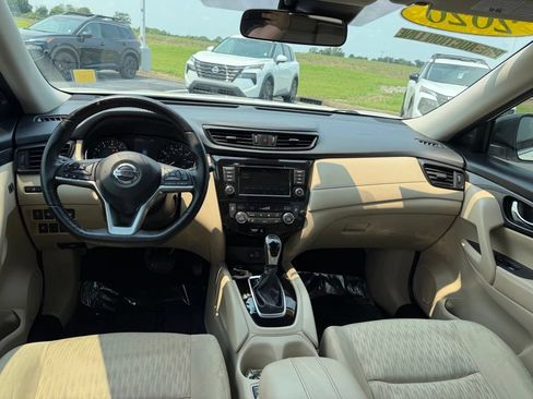 Used 2020 Nissan Rogue SV w/ Premium Package FWD image 32