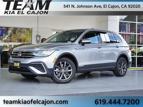 Used 2022 Volkswagen Tiguan SE image 2