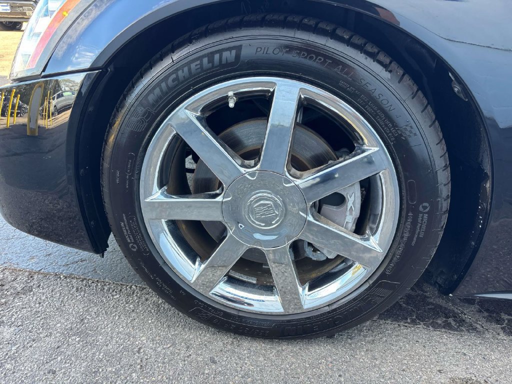 Used 2006 Cadillac XLR RWD image 32