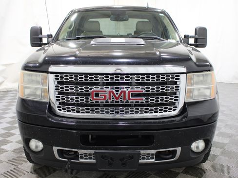 Used 2012 GMC Sierra 2500 Denali w/ Suspension Package, Off-Road AWD/4WD image 32