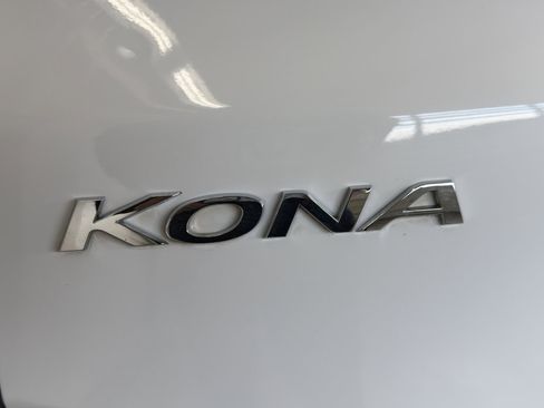 Used 2022 Hyundai Kona Limited AWD/4WD image 10