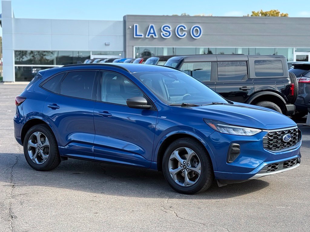 Used 2023 Ford Escape ST-Line w/ Tech Pack #1 FWD image 27