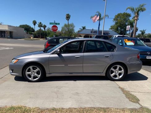 Used 2009 Subaru Legacy 2.5i Limited AWD/4WD image 7