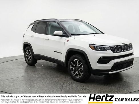 Used 2025 Jeep Compass Trailhawk w/ Trailer Tow Group AWD/4WD image 1