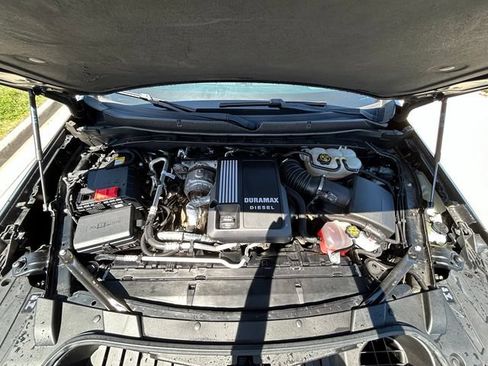 Used 2023 Chevrolet Tahoe RST AWD/4WD image 32