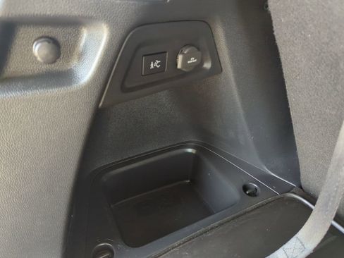 Used 2025 Honda Pilot Black Edition image 38