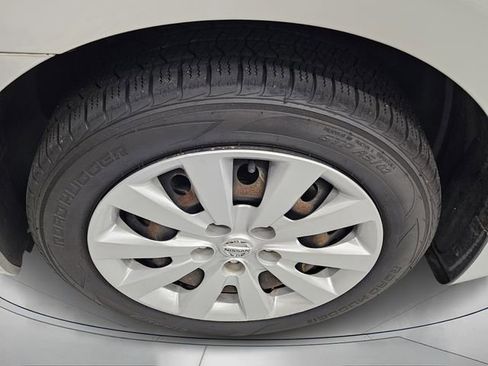 Used 2016 Nissan Sentra S image 9