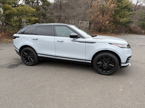 Used 2025 Land Rover Range Rover Velar Dynamic SE image 11