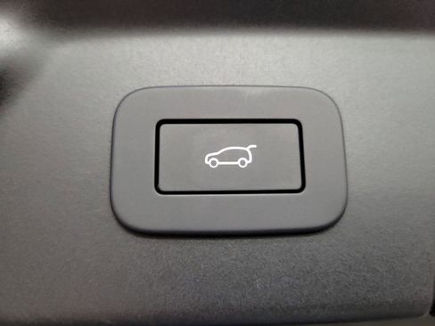 New 2026 Land Rover Range Rover Velar Dynamic SE image 30