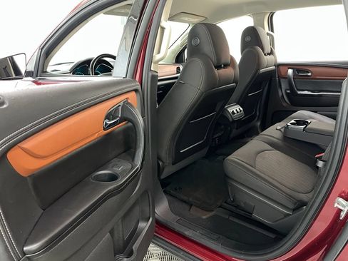 Used 2017 Chevrolet Traverse LT w/ Style and Technology Package AWD/4WD image 40
