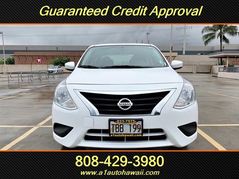 Used 2017 Nissan Versa SV FWD image 2