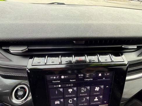 Used 2022 Jeep Grand Cherokee L Laredo image 18