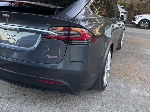 Used 2017 Tesla Model X P100D image 9