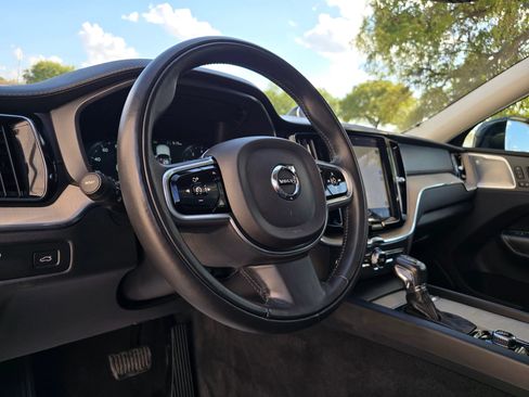 Used 2018 Volvo XC60 T6 Inscription w/ Luxury Seat Package AWD/4WD image 31