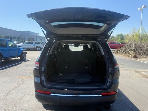 Used 2023 Jeep Grand Cherokee L Laredo AWD/4WD image 36