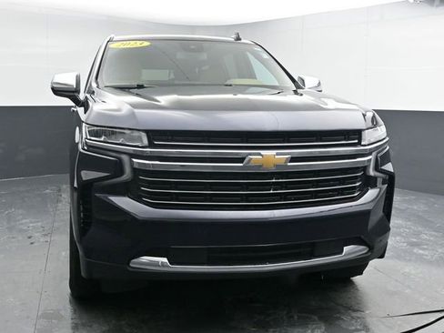 Used 2024 Chevrolet Suburban Premier image 3